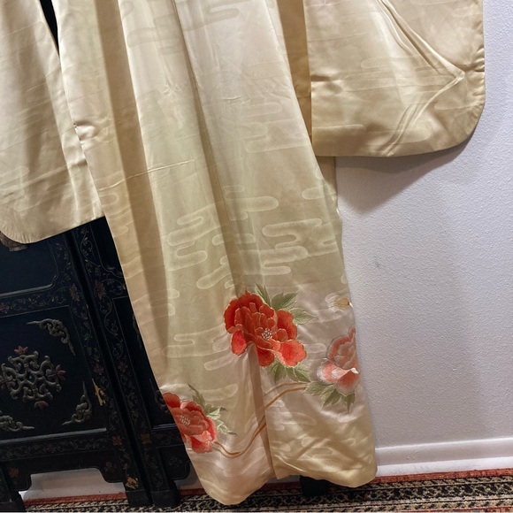 Vintage Embroidered Silk Kimono Robe - Picture 8 of 13